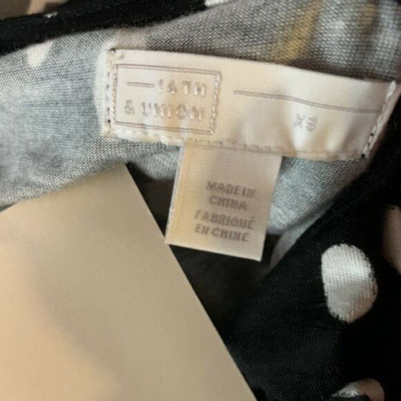 14th And Union Cap Sleeve Polka Dot Printed Top - Picture 6 of 6